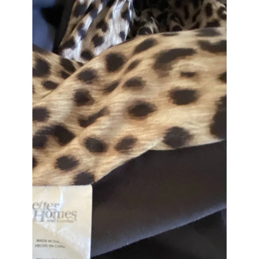 Better Homes and Gardens Full Queen Comforter Fluffy Animal Print